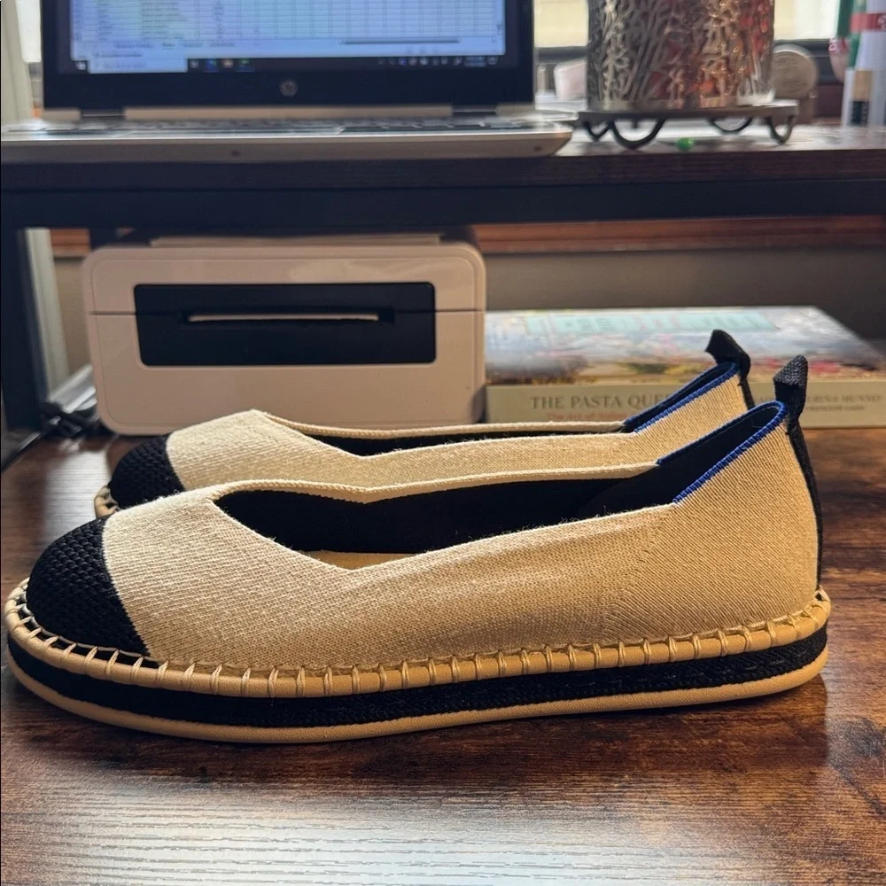 NWOB Rothy's The Espadrille Boardwalk flats in beige/ivory and black Size 9.5